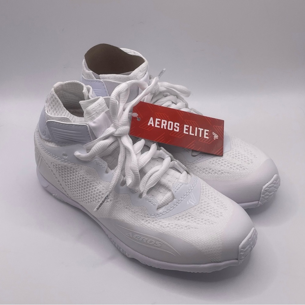 NWT Girl’s Varsity Aeros Elite White Cheer Shoes Size 4